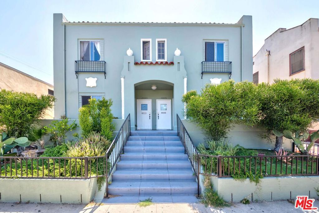 1662 S Harvard Boulevard Property Photo 1