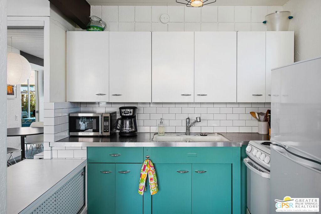 1111 E Palm Canyon Drive 301 Property Photo 12