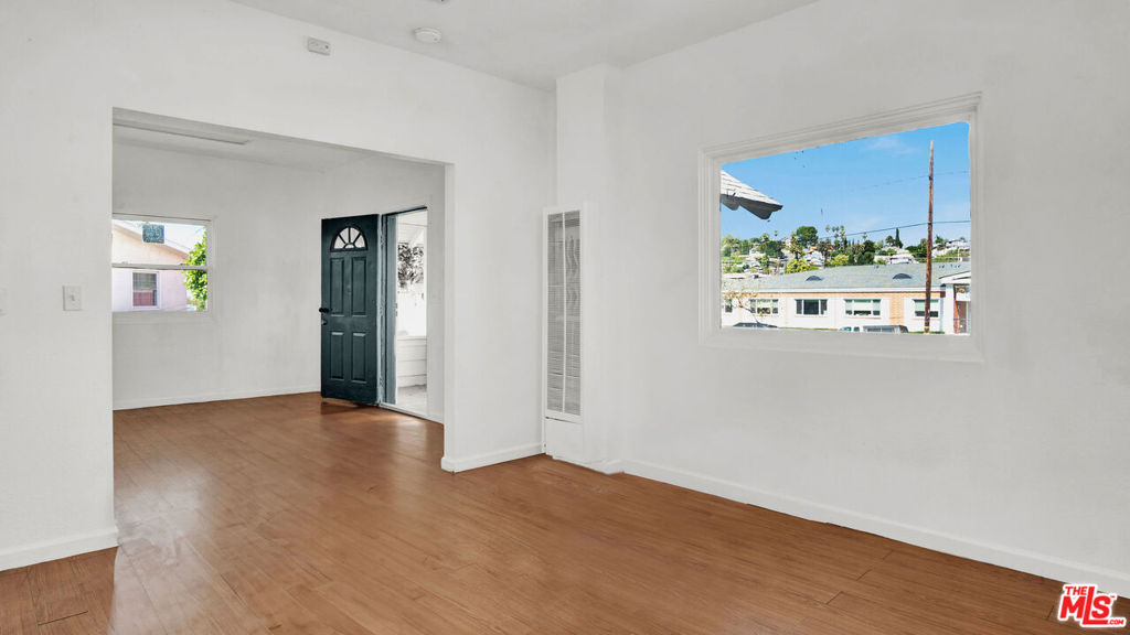 6072 York Boulevard Property Photo 7