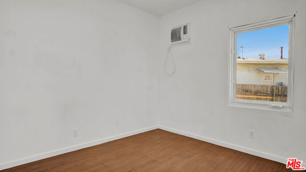6072 York Boulevard Property Photo 9