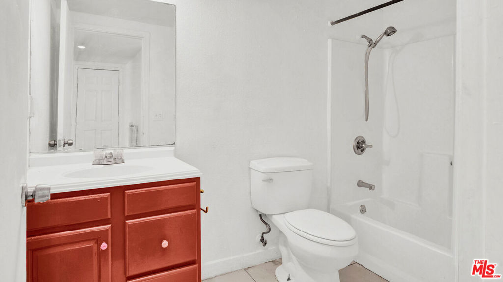 6072 York Boulevard Property Photo 14