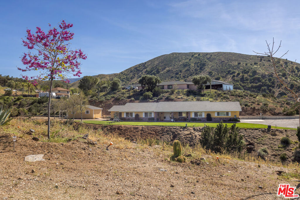 2952 Golden Spur Road Property Photo 2