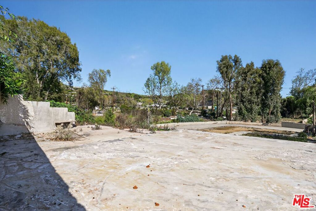 16431 W Sunset Boulevard A Property Photo 6