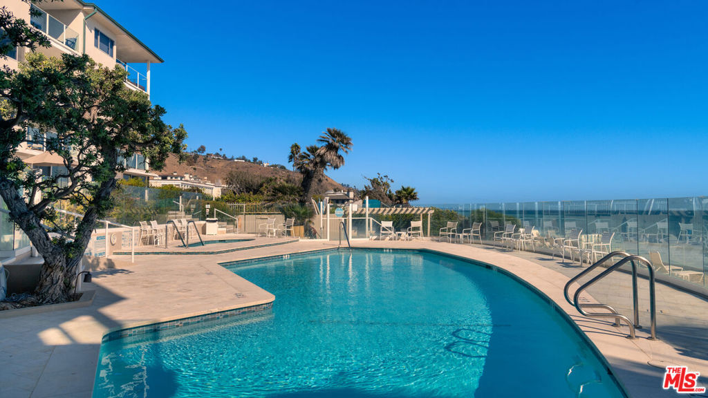 22548 Pacific Coast Highway 203 Property Photo 16