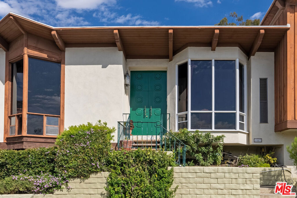 11807 Bel Terrace Property Photo 3