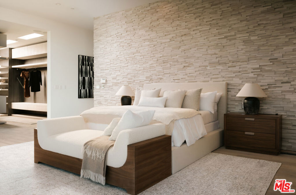701 Rochedale Way Property Photo 11