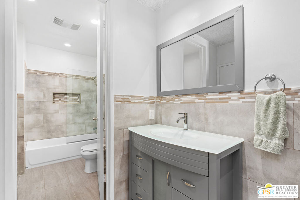 1401 Valley View Road 321 Property Photo 13