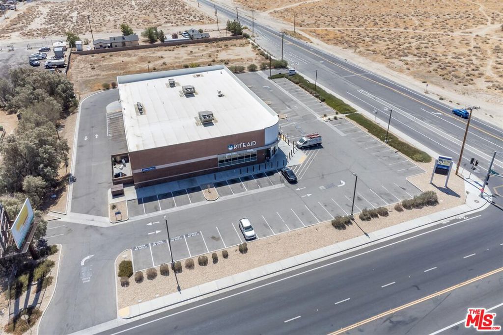 2938 W Rosamond Boulevard Property Photo 2