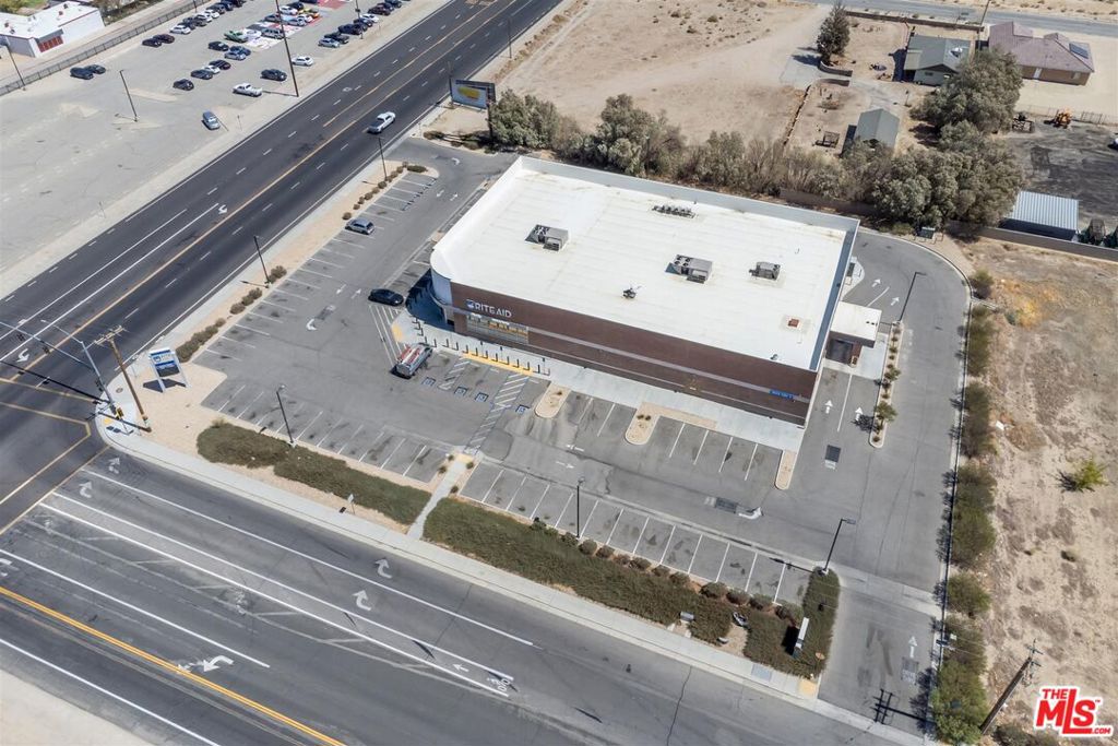 2938 W Rosamond Boulevard Property Photo 3