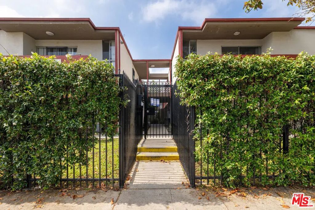 1208 W Adams Boulevard 1 Property Photo 6