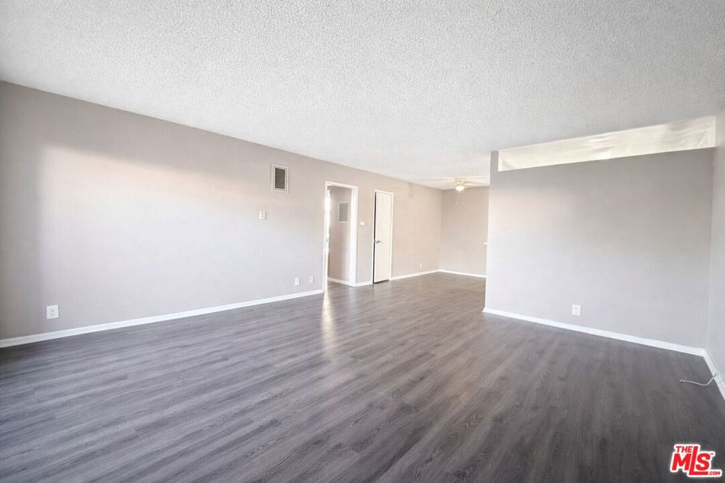 1208 W Adams Boulevard 6 Property Photo 1