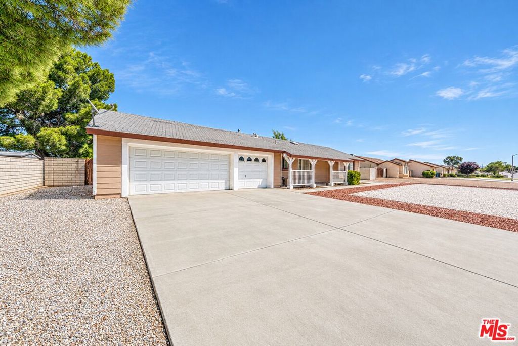 12865 Amethyst Road Property Photo 2