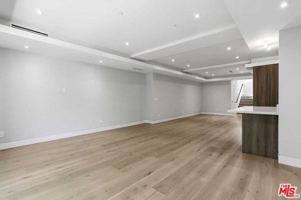 11769 Bellagio Road Property Photo 3