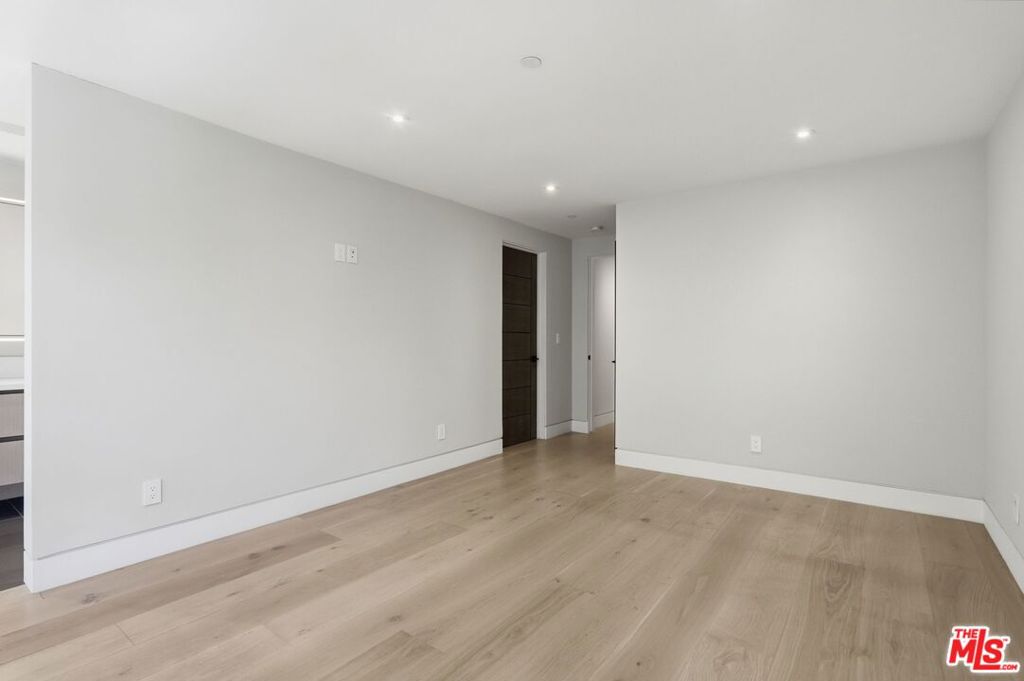 11769 Bellagio Road Property Photo 6