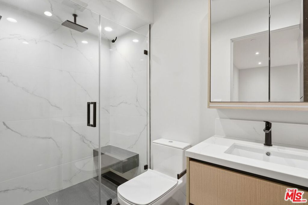 11769 Bellagio Road Property Photo 13