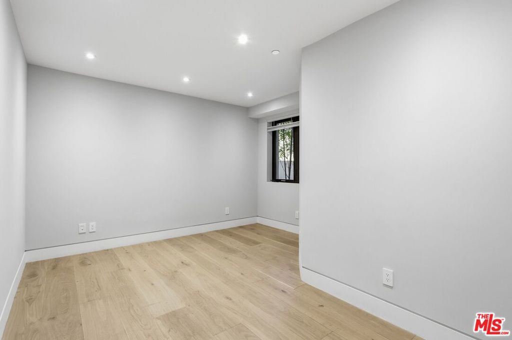 11769 Bellagio Road Property Photo 15