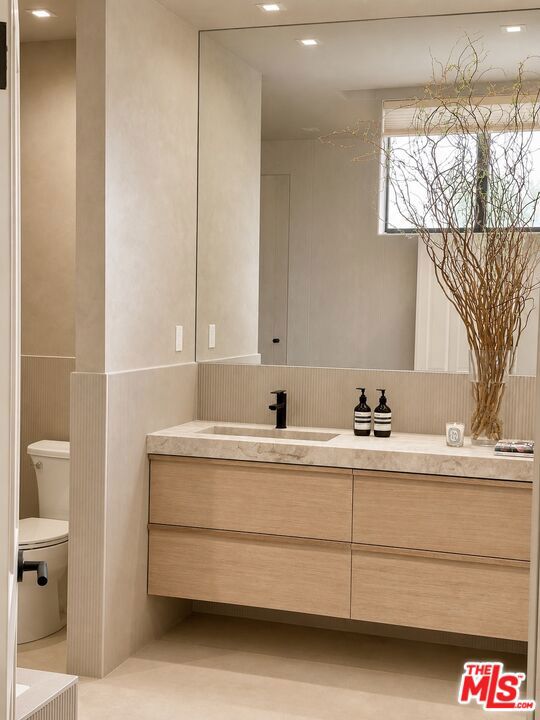 126 N Croft Avenue 302 Property Photo 7