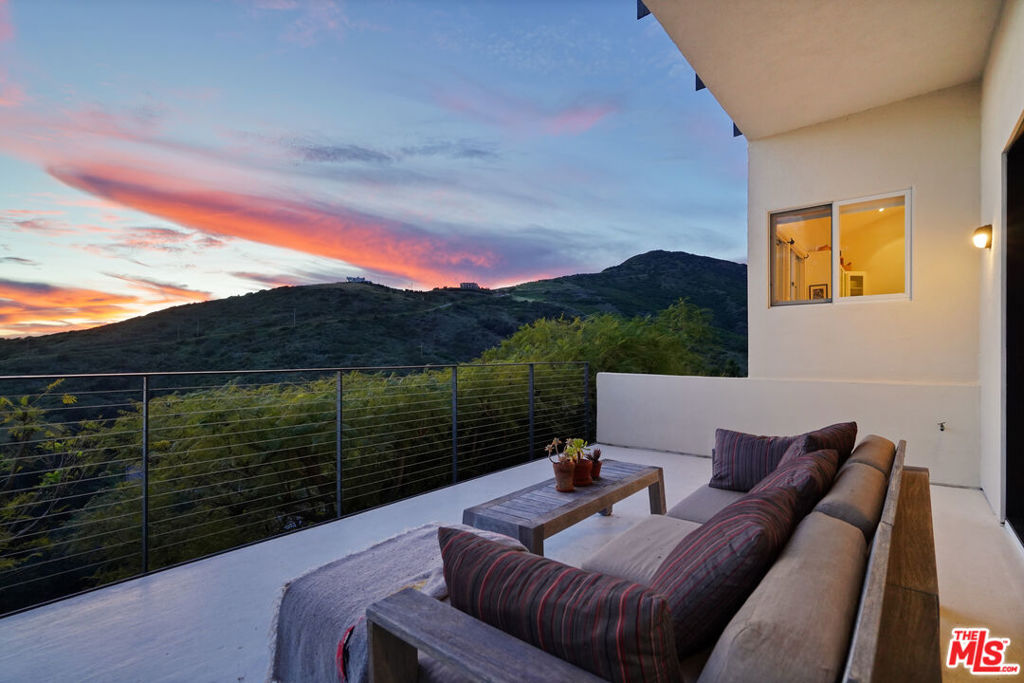 2727 Corral Canyon Road Property Photo 9
