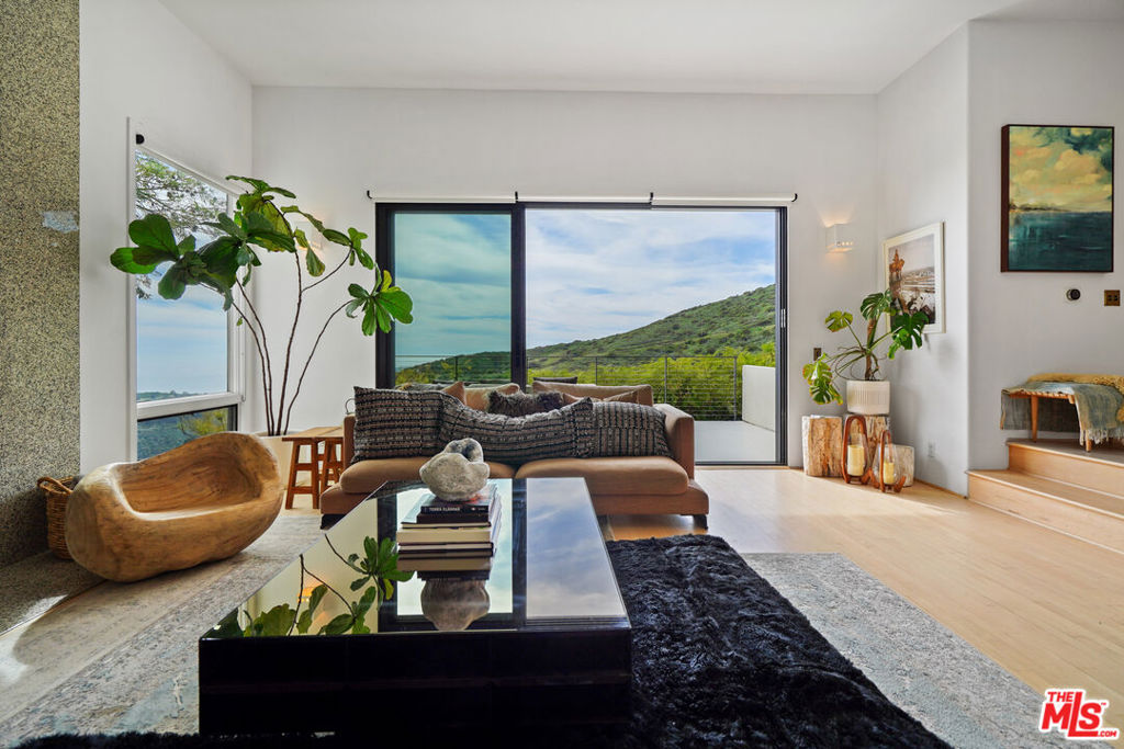 2727 Corral Canyon Road Property Photo 12