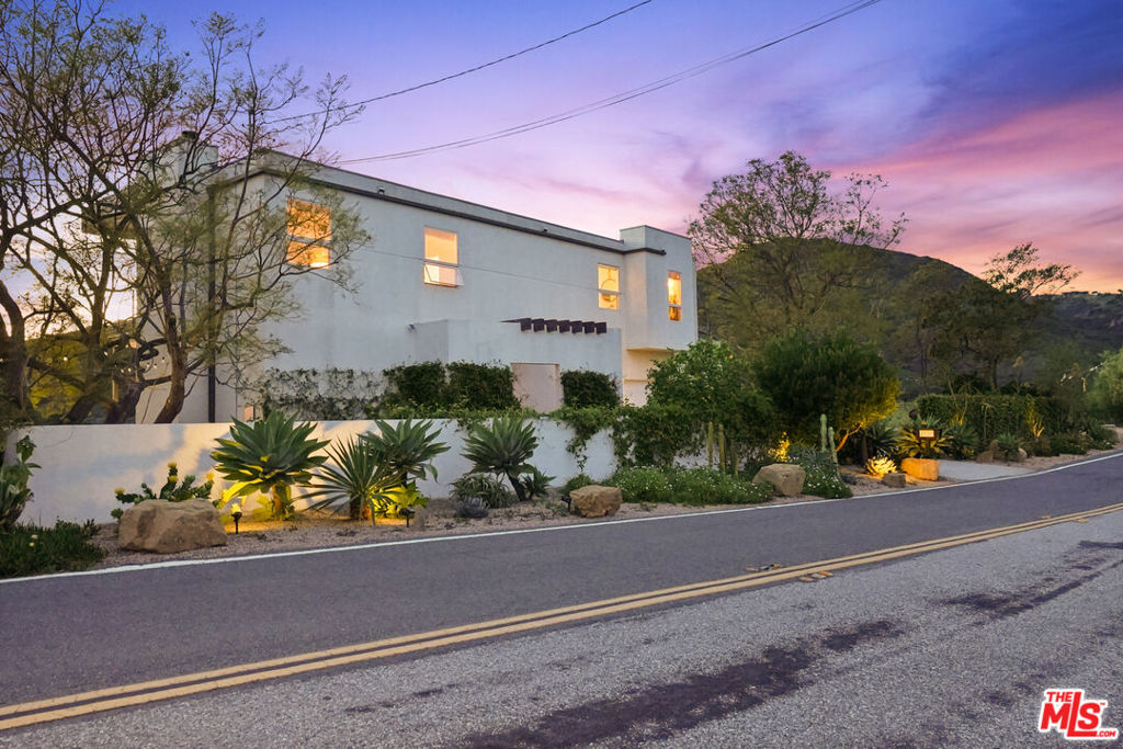 2727 Corral Canyon Road Property Photo 43