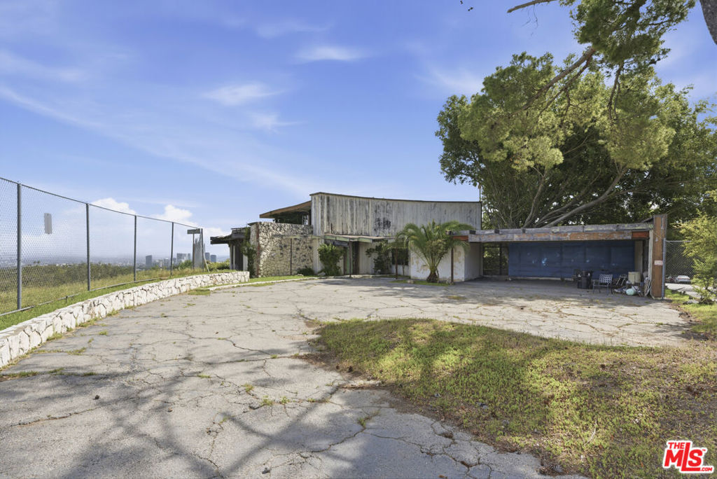 11287 Chalon Road Property Photo 3