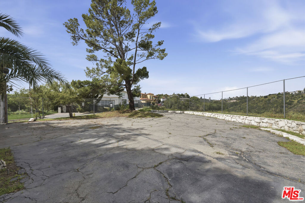 11287 Chalon Road Property Photo 4