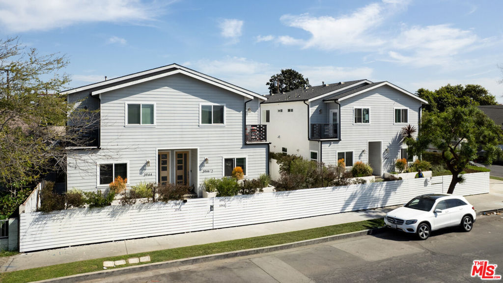 3944 S Budlong Avenue Property Photo 12