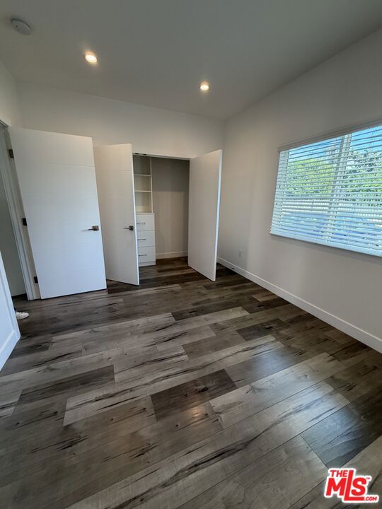 3944 S Budlong Avenue Property Photo 31