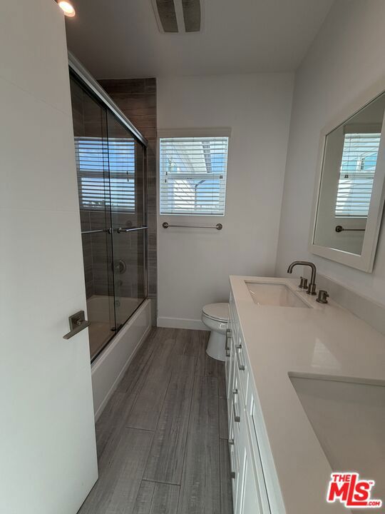 3944 S Budlong Avenue Property Photo 38