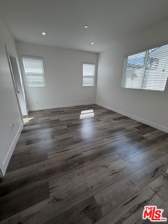 3944 S Budlong Avenue Property Photo 41