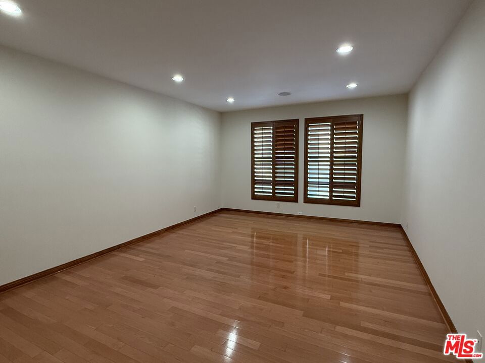 450 N Oakhurst Drive 304 Property Photo 6