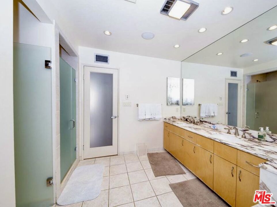 450 N Oakhurst Drive 304 Property Photo 8