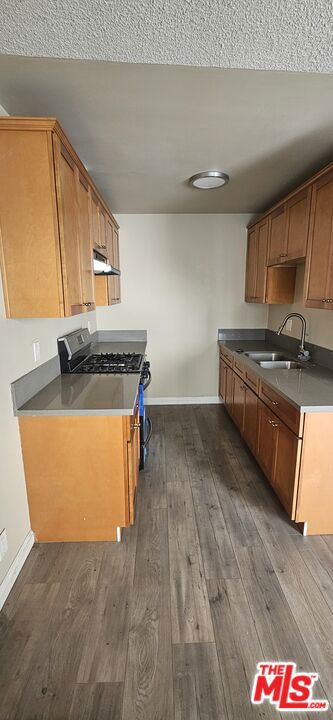 1021 S Kingsley Drive 3 Property Photo 2