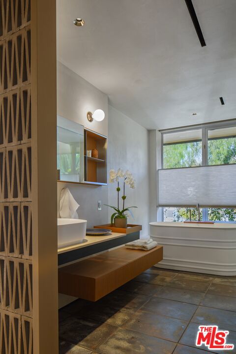 5927 Busch Drive Property Photo 14