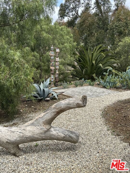 5927 Busch Drive Property Photo 20