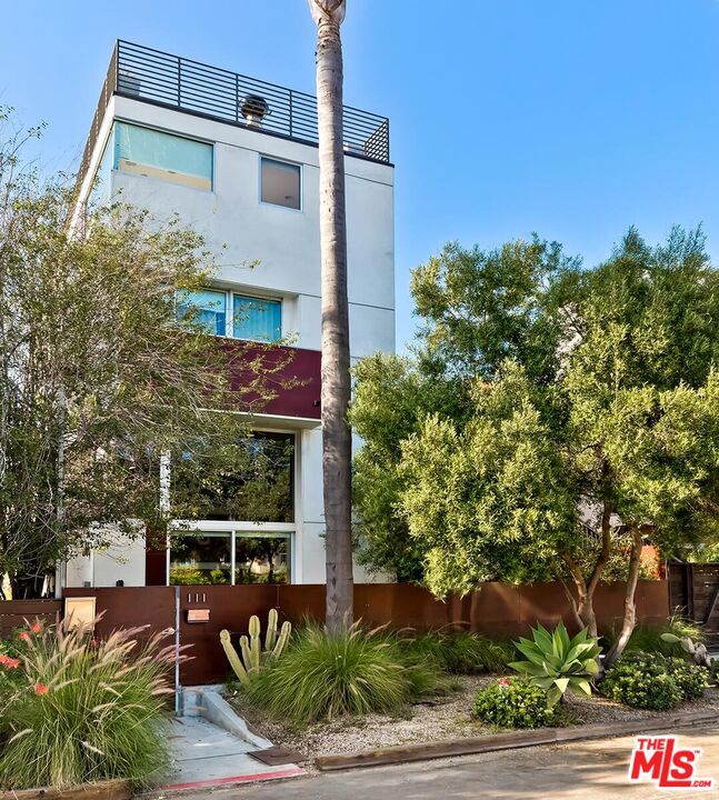 111 Eastwind Street Property Photo