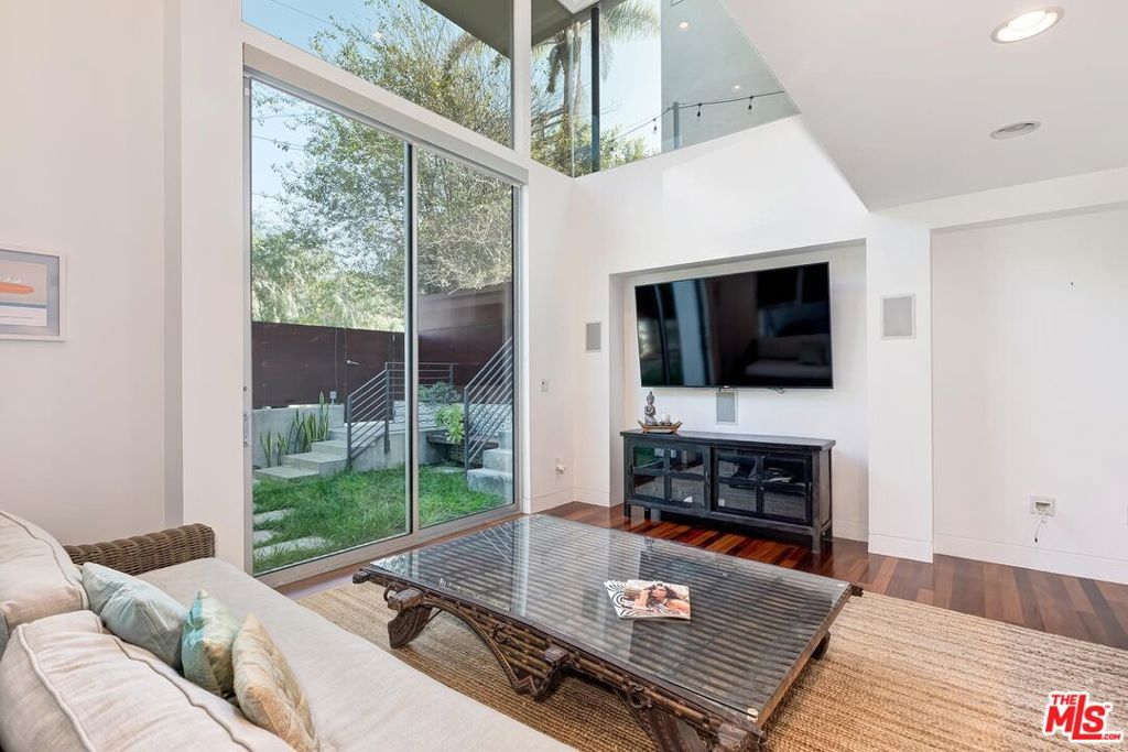 111 Eastwind Street Property Photo 4