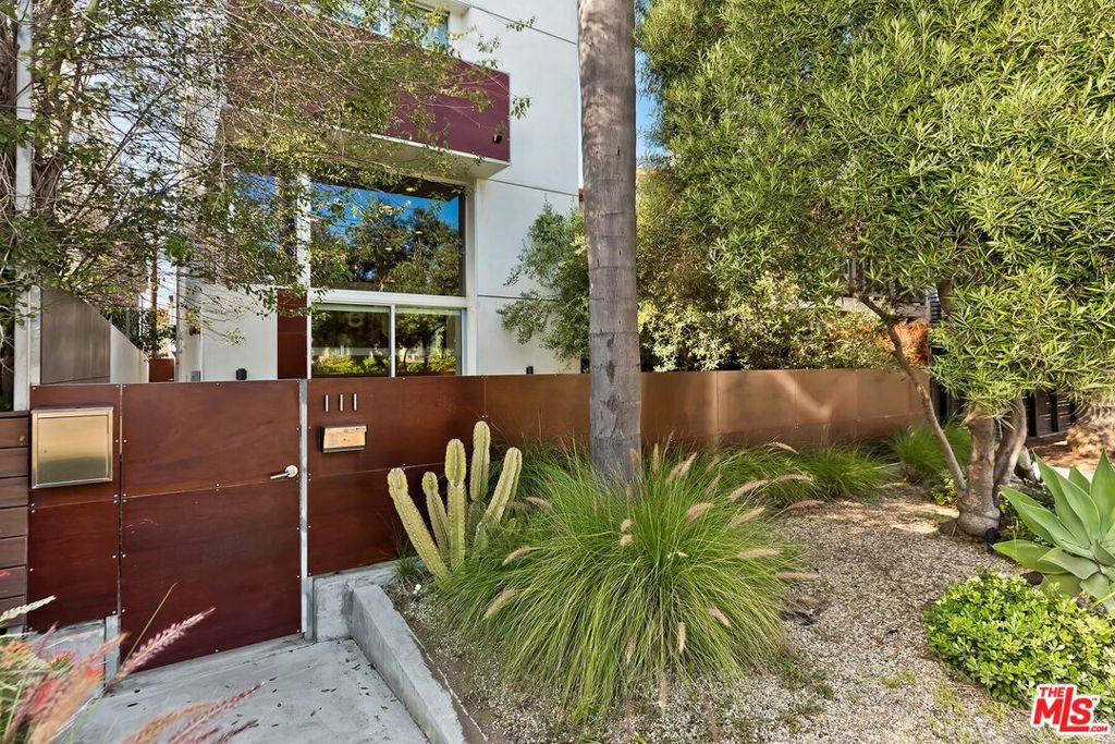 111 Eastwind Street Property Photo 8