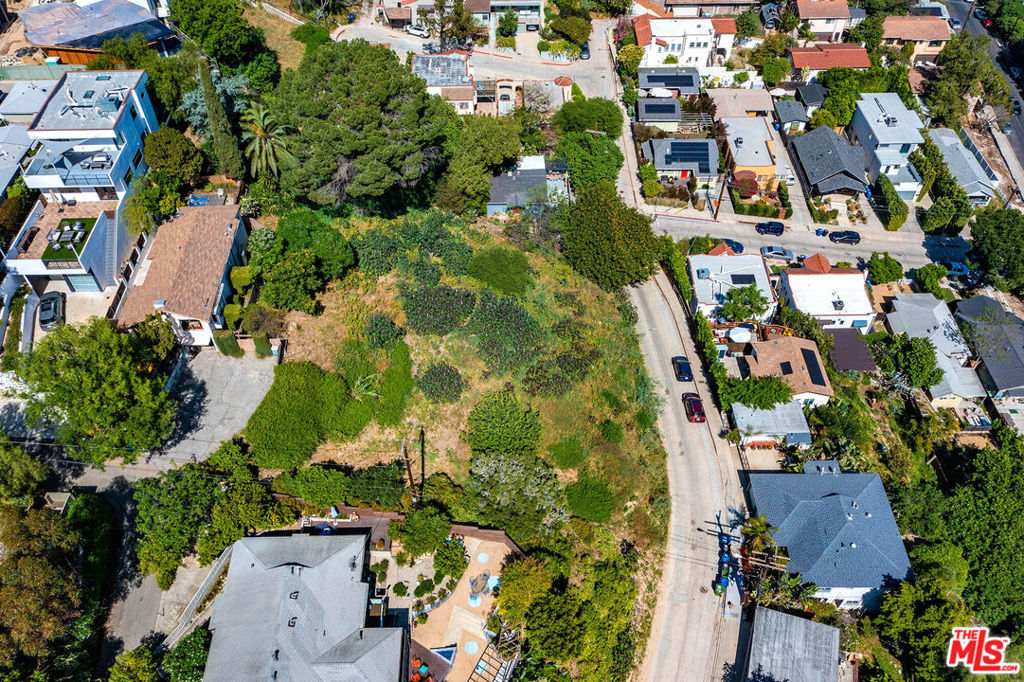 2231 Moore Street Property Photo 4