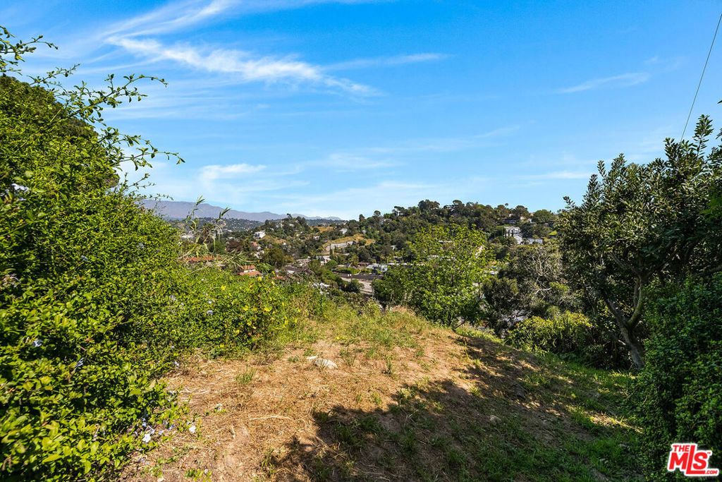 2231 Moore Street Property Photo 6