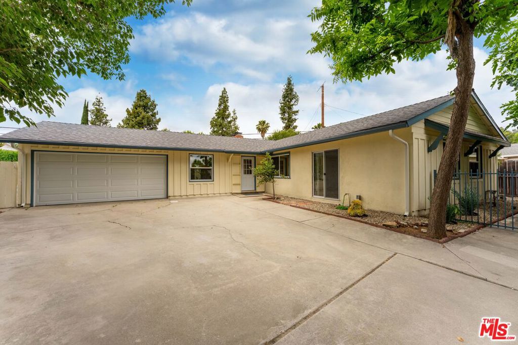 22736 Cantlay Street Property Photo 1