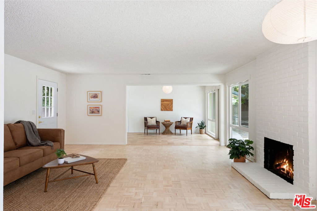 22736 Cantlay Street Property Photo 2