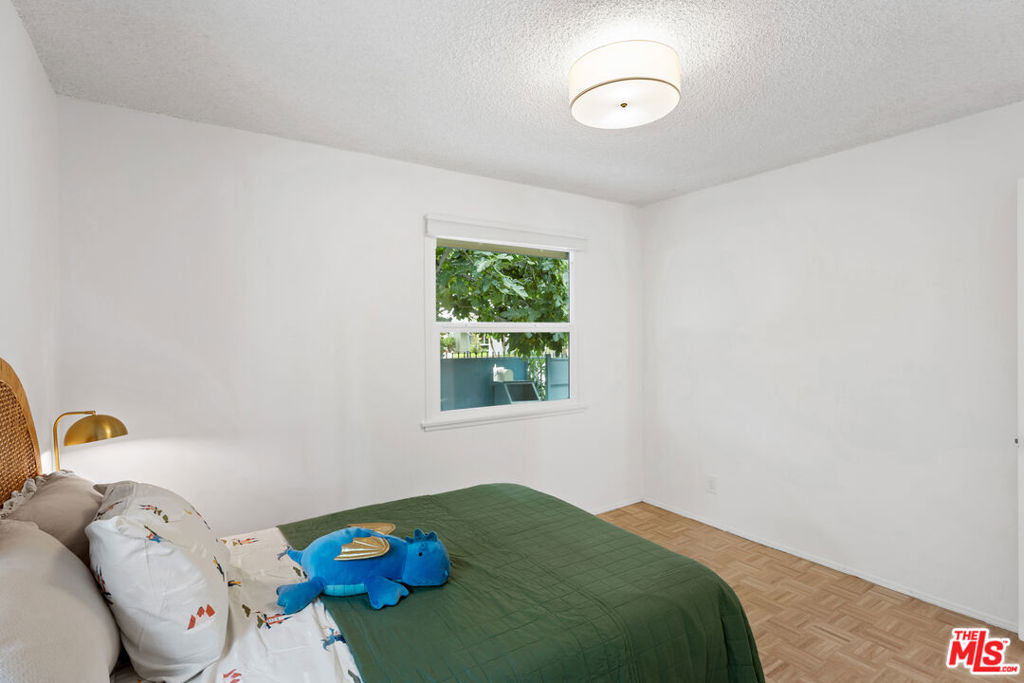 22736 Cantlay Street Property Photo 21