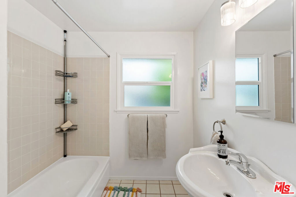 22736 Cantlay Street Property Photo 25