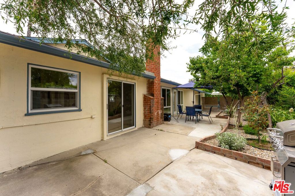 22736 Cantlay Street Property Photo 28