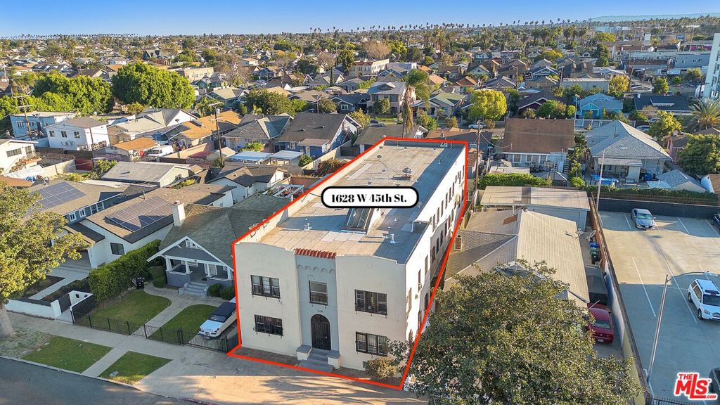 1628 W 45th Street Property Photo 4