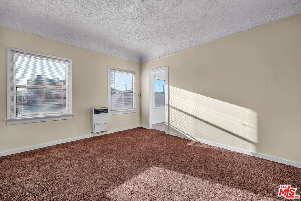 1628 W 45th Street Property Photo 14