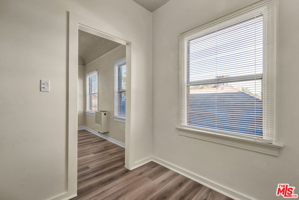 1628 W 45th Street Property Photo 8
