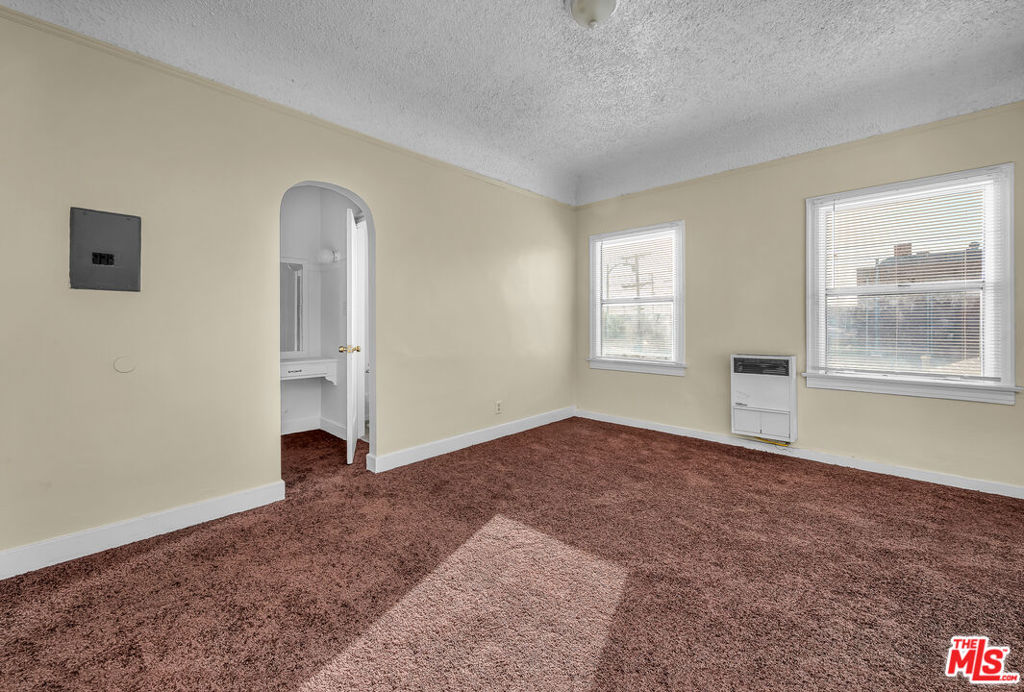 1628 W 45th Street Property Photo 11