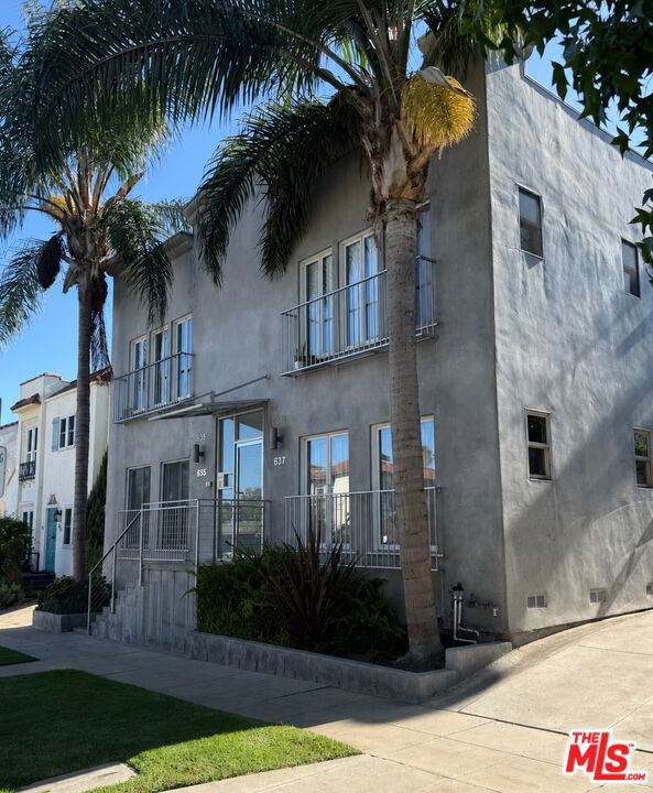 635 N Windsor Boulevard Property Photo 1